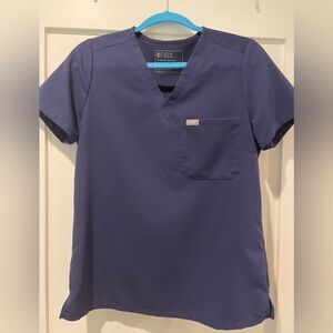 Figs one pocket Catarina scrub top. Navy, Small